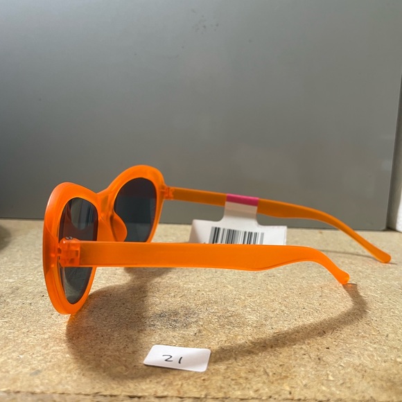 Orange retro sunglasses - Picture 3 of 4